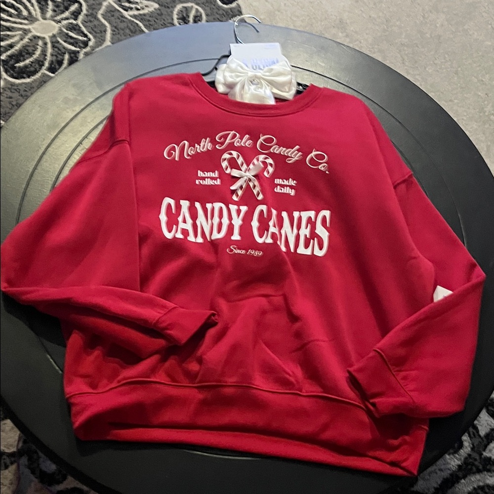 CHRISTMAS 🎄 LA Glow Red Candy Cane Sweatshirt with bow and shorts
